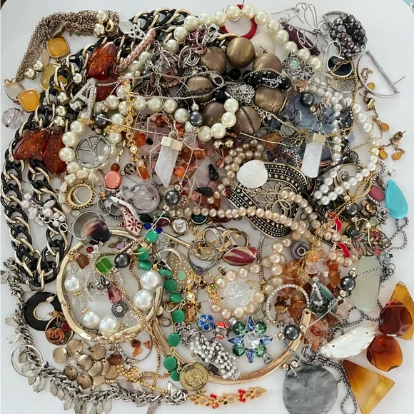 2lb. Craft Junk Broken Jewelry Lot - Picture 1 of 8